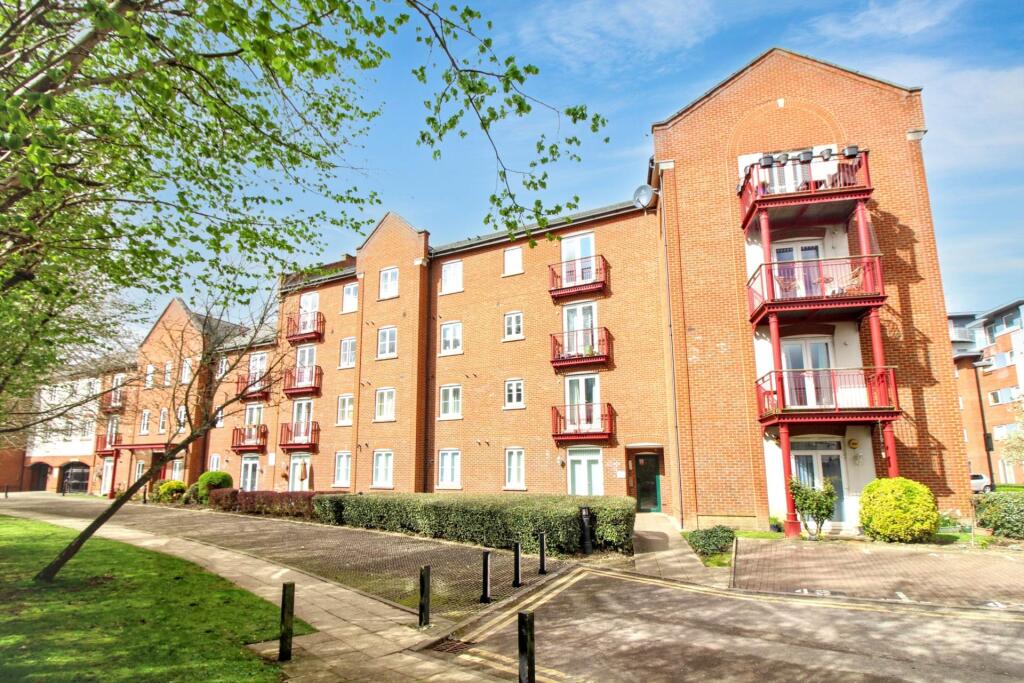 1 bed Apartment for rent in Aylesbury. From Hillyards Estate Agents - Aylesbury 1 bed Apartment for rent in Aylesbury. From Hillyards Estate Agents - Aylesbury