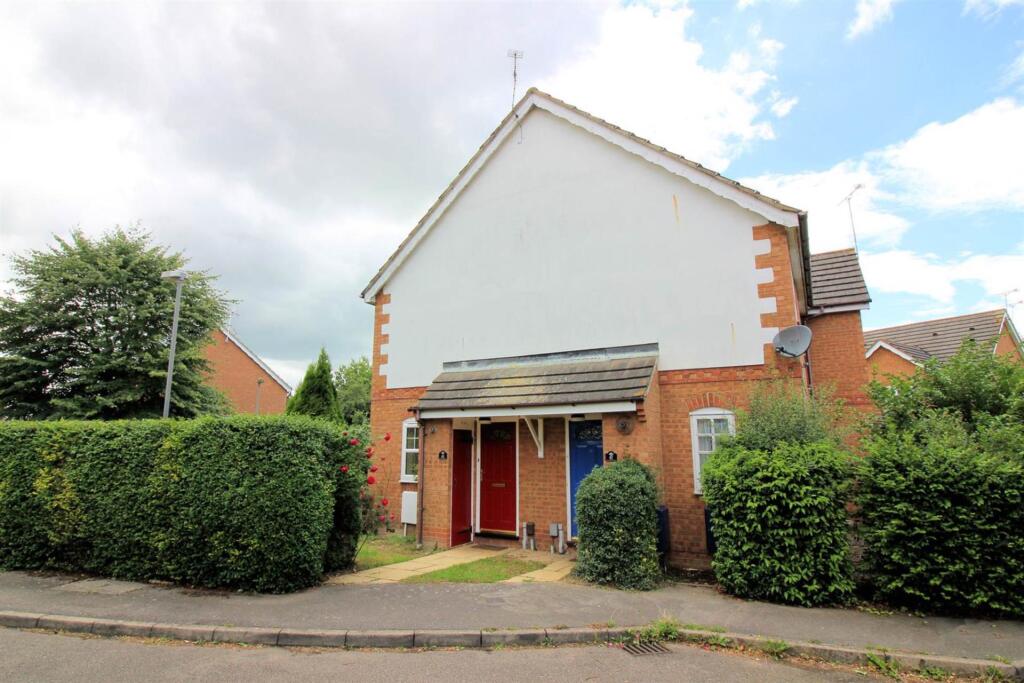 1 bed Detached for rent in Aylesbury. From Hillyards Estate Agents - Aylesbury