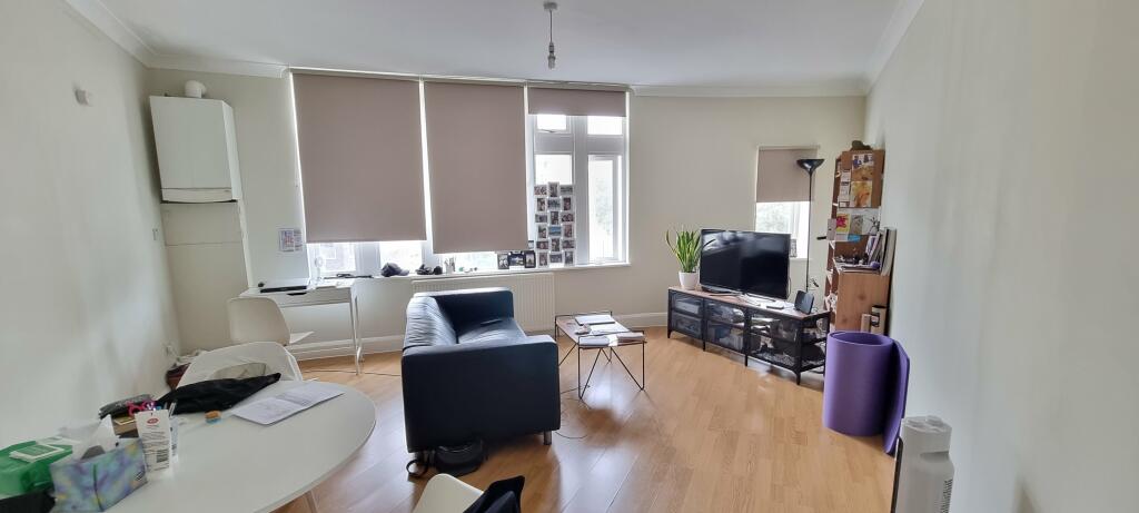 2 bed Flat for rent in London. From Waltham Estates