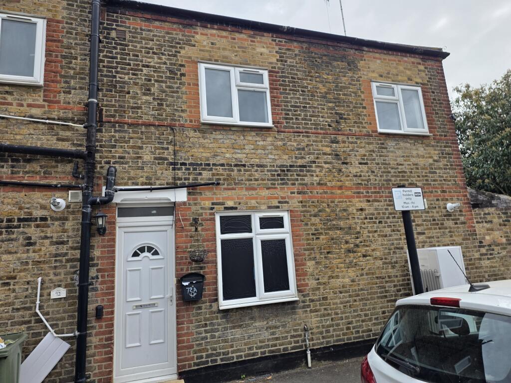 2 bed 1st Floor Flat for rent in Walthamstow. From Waltham Estates