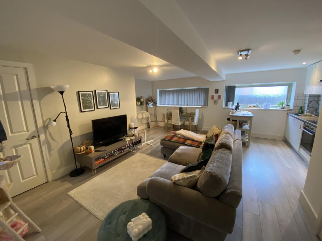 1 bed 1st Floor Flat for rent in Watford. From Waltham Estates 1 bed 1st Floor Flat for rent in Watford. From Waltham Estates