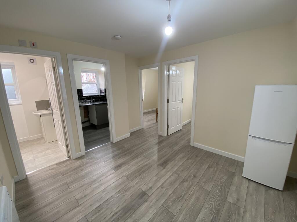 2 bed 1st Floor Flat for rent in Luton. From Waltham Estates