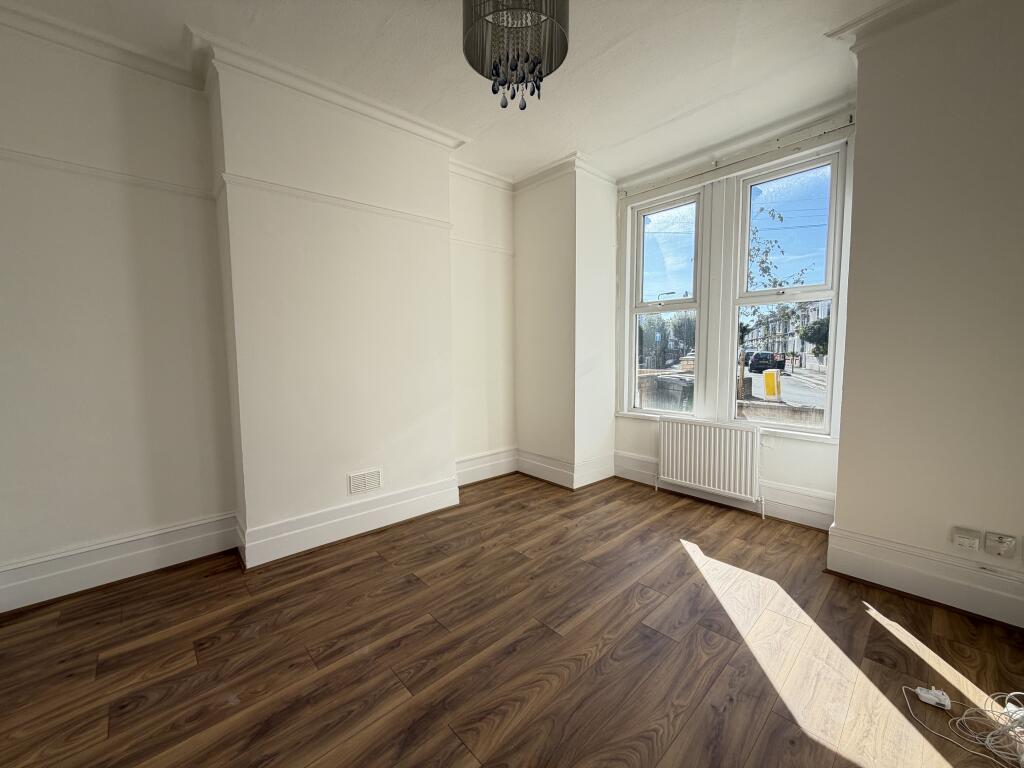 1 bed 1st Floor Flat for rent in Leyton. From Waltham Estates