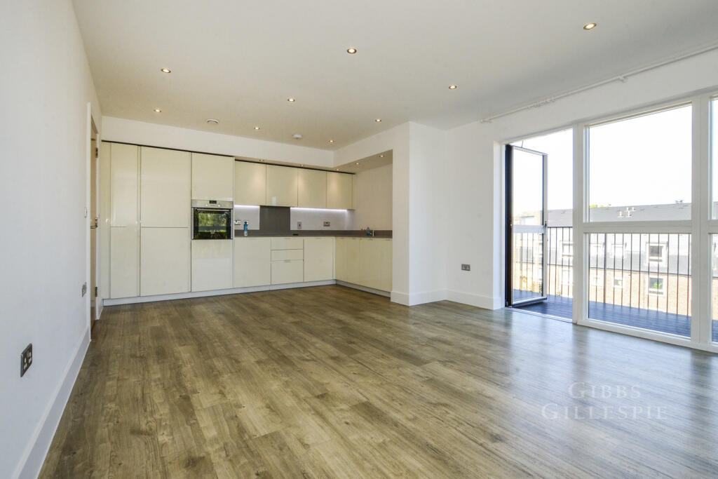 3 bed 1st Floor Flat for rent in Harrow. From Gibbs Gillespie - Harrow Sales
