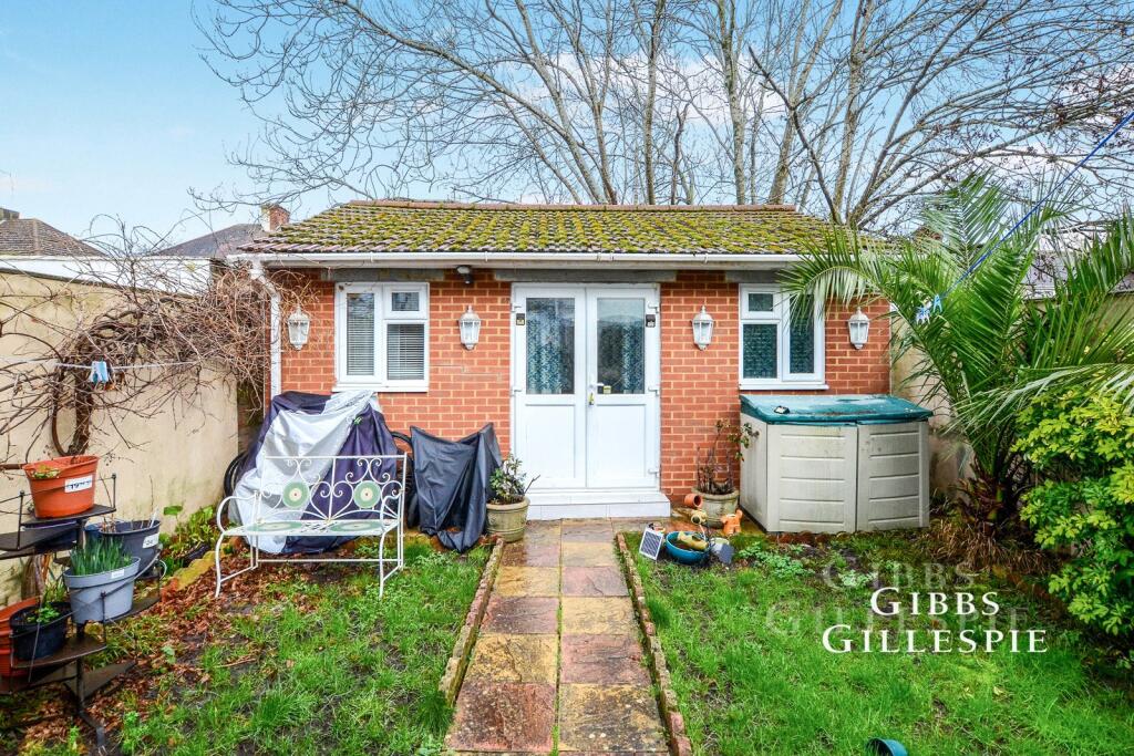 1 bed Flat Share for rent in Greenford. From Gibbs Gillespie - Harrow Sales