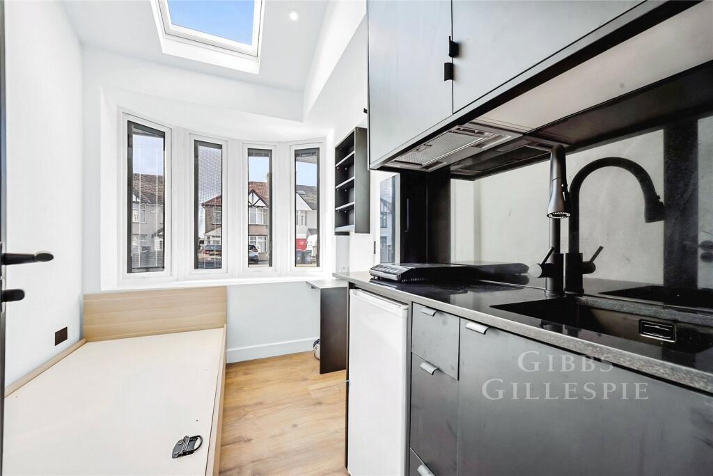 1 bed House Share for rent in Harrow. From Gibbs Gillespie - Harrow Sales