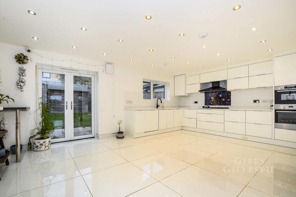 4 bed Mid Terraced House for rent in Pinner. From Gibbs Gillespie - Harrow Sales