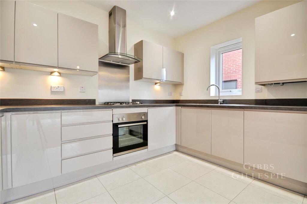 2 bed 1st Floor Flat for rent in Harrow. From Gibbs Gillespie - Harrow Sales