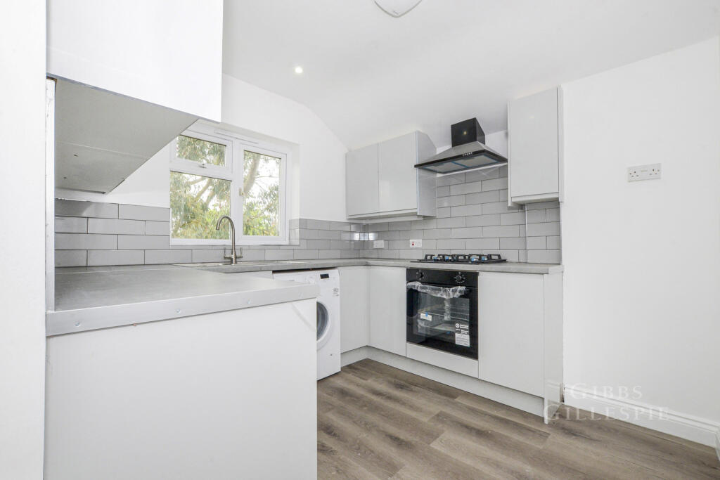 2 bed 1st Floor Flat for rent in Harrow. From Gibbs Gillespie - Harrow Sales