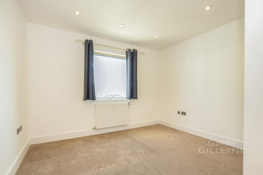 1 bed 1st Floor Flat for rent in Harrow. From Gibbs Gillespie - Harrow Sales