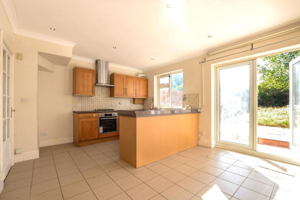 3 bed Mid Terraced House for rent in Harrow. From Gibbs Gillespie - Harrow Sales