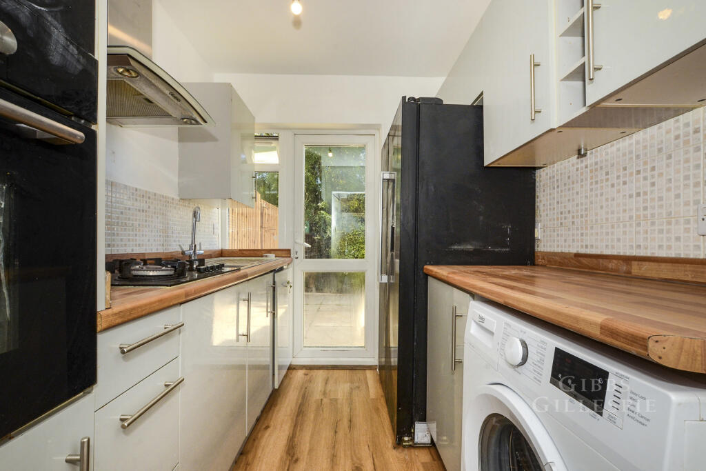 3 bed Mid Terraced House for rent in Harrow. From Gibbs Gillespie - Harrow Sales