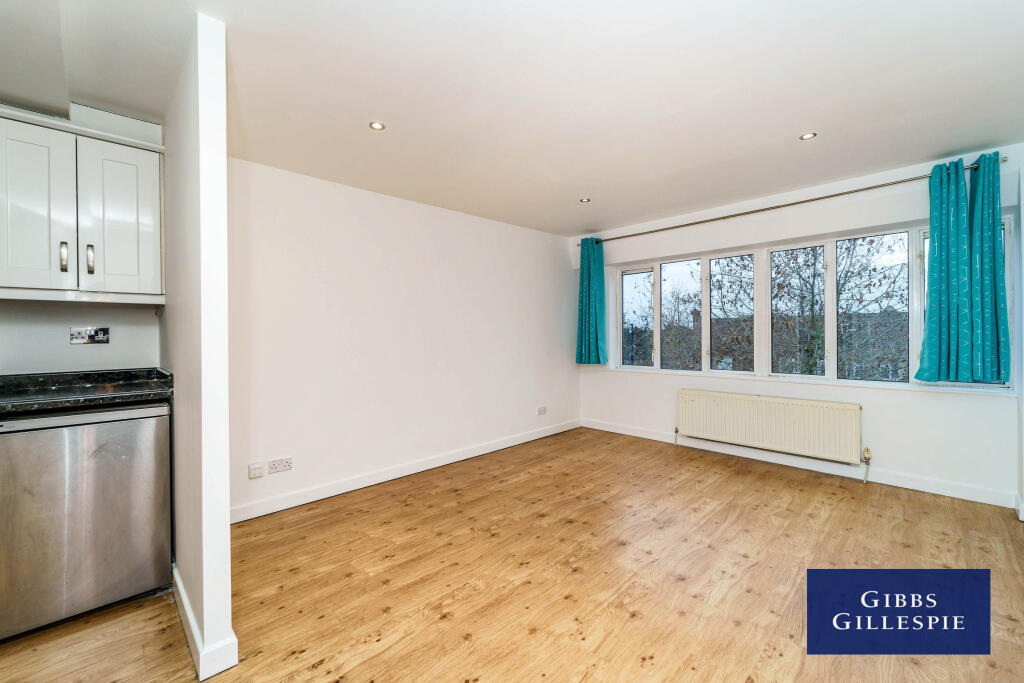 4 bed Studio for rent in Harrow. From Gibbs Gillespie - Harrow Sales