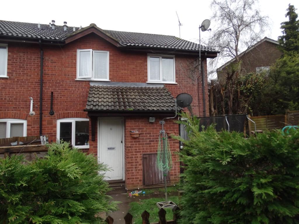 2 bed Mid Terraced House for rent in Sandhurst. From Hook Homes.com - Hook