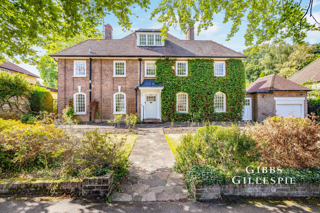 6 bed Detached for rent in Northwood. From Gibbs Gillespie - Northwood
