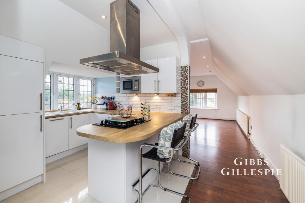 2 bed 1st Floor Flat for rent in Northwood. From Gibbs Gillespie - Northwood