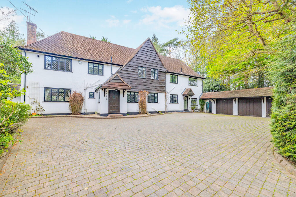 5 bed Detached for rent in Northwood. From Gibbs Gillespie - Northwood