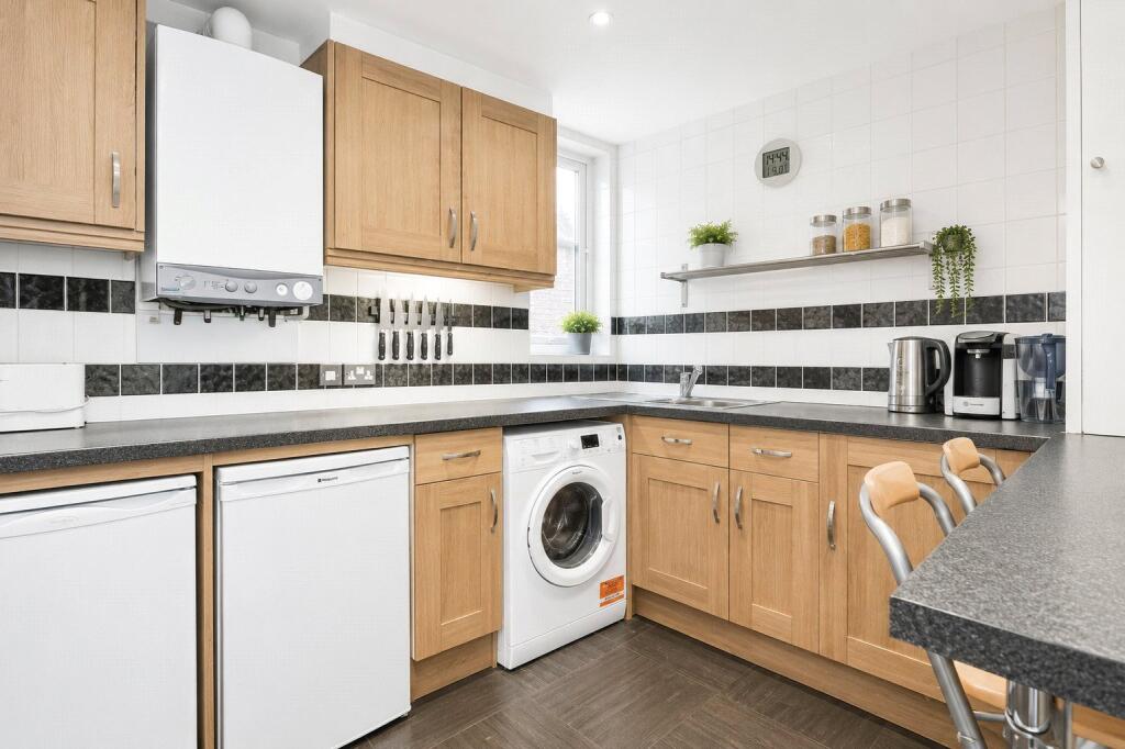 1 bed 1st Floor Flat for rent in Northwood. From Gibbs Gillespie - Northwood