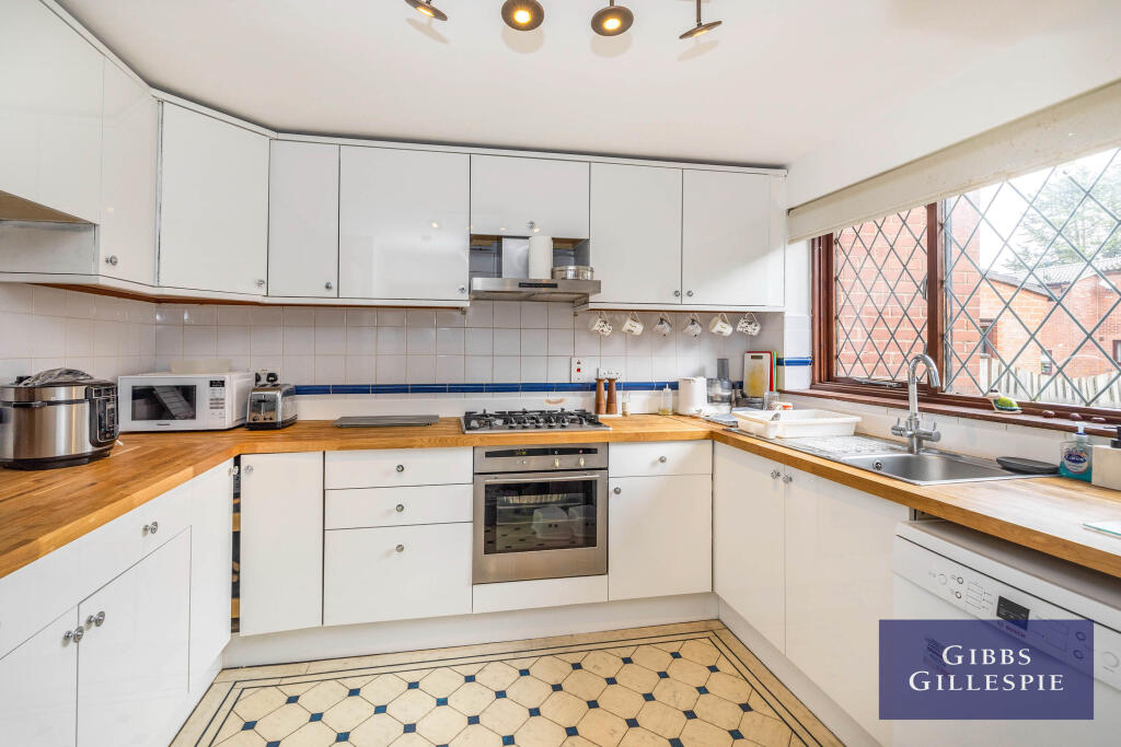 3 bed Mid Terraced House for rent in Northwood. From Gibbs Gillespie - Northwood