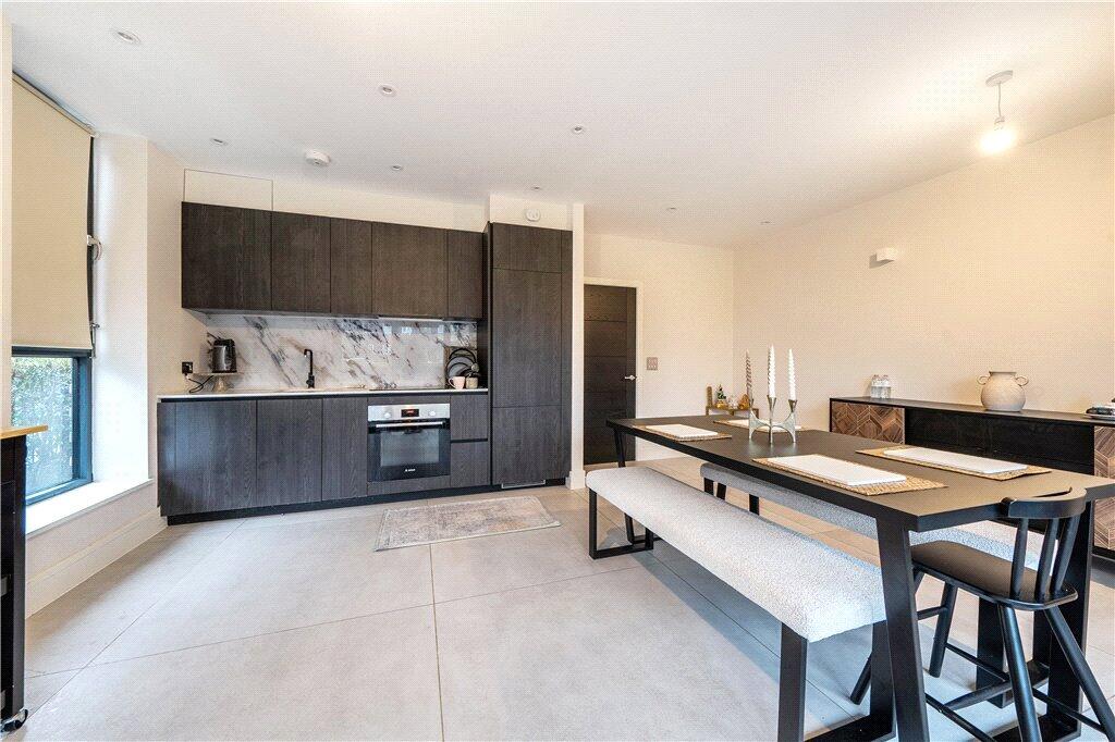 2 bed 1st Floor Flat for rent in Northwood. From Gibbs Gillespie - Northwood