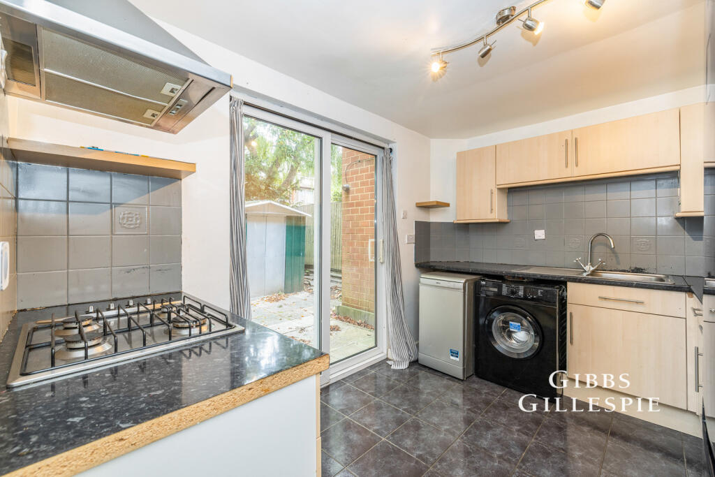 2 bed Mid Terraced House for rent in Northwood. From Gibbs Gillespie - Northwood