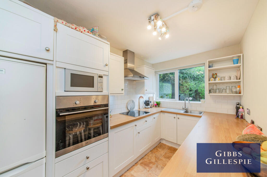 2 bed 1st Floor Flat for rent in Northwood. From Gibbs Gillespie - Northwood