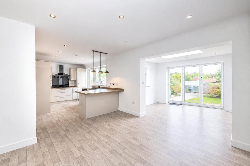 2 bed Bungalow for rent in Bushey. From Gibbs Gillespie - Northwood