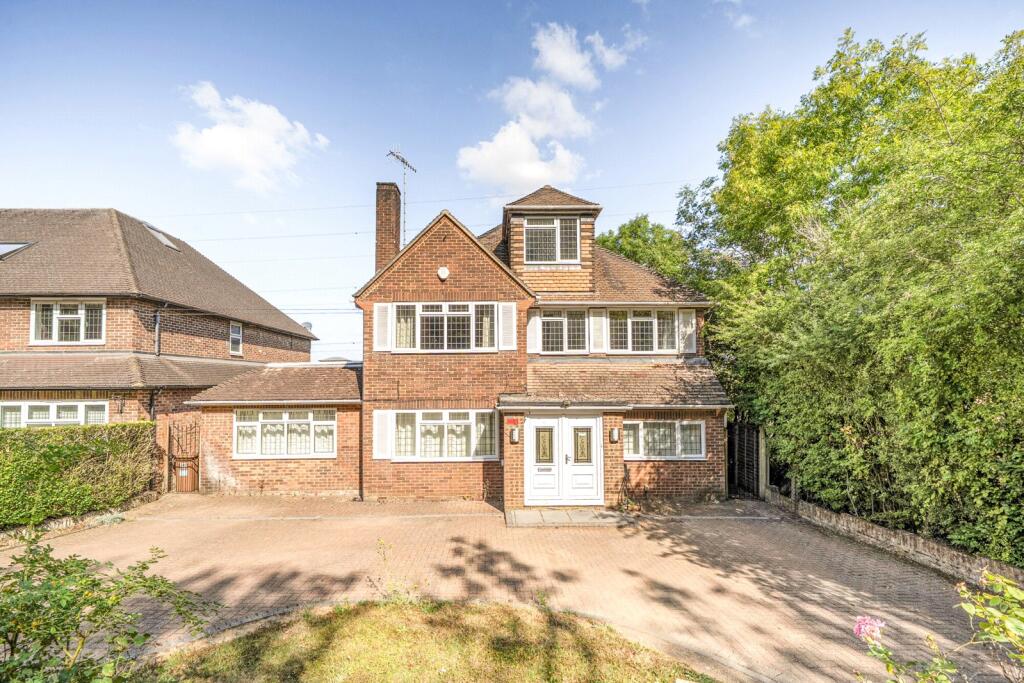5 bed Detached for rent in Northwood. From Gibbs Gillespie - Northwood