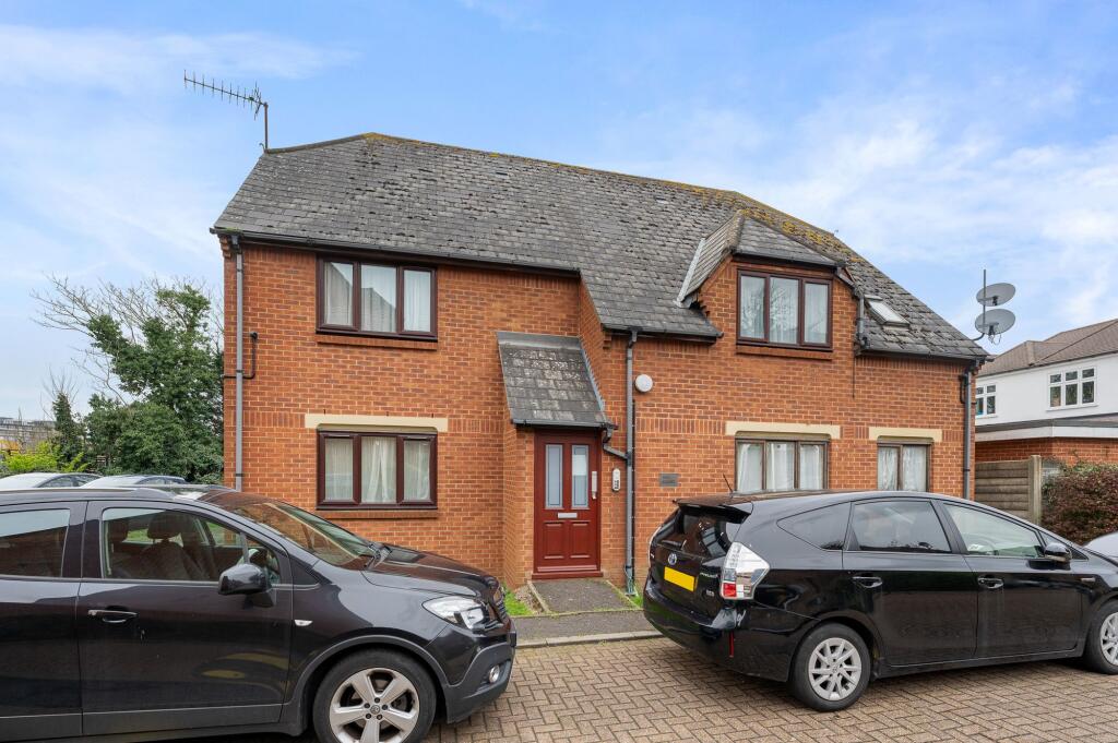 1 bed 1st Floor Flat for rent in Kenton. From Phillip Shaw Ltd