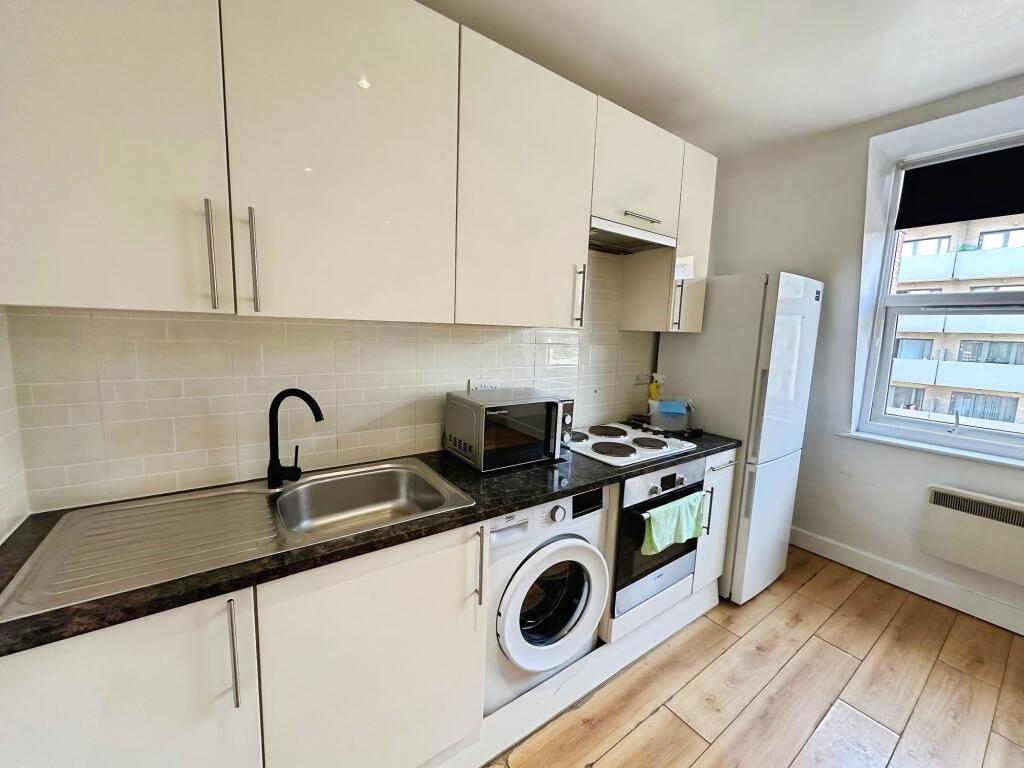 1 bed 1st Floor Flat for rent in London. From Phillip Shaw Ltd 1 bed 1st Floor Flat for rent in London. From Phillip Shaw Ltd