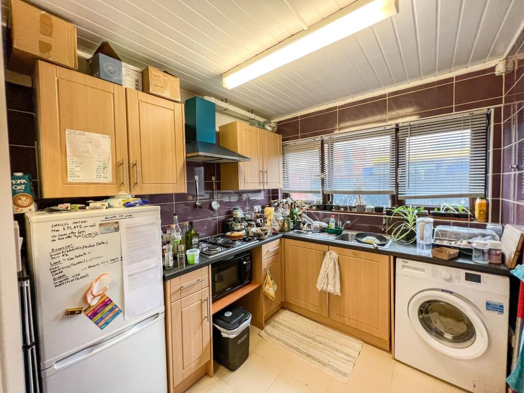 1 bed 1st Floor Flat for rent in Harrow. From Phillip Shaw Ltd 1 bed 1st Floor Flat for rent in Harrow. From Phillip Shaw Ltd