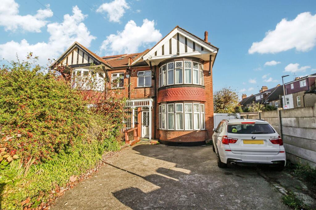 4 bed Semi Detached for rent in Harrow. From Phillip Shaw Ltd 4 bed Semi Detached for rent in Harrow. From Phillip Shaw Ltd