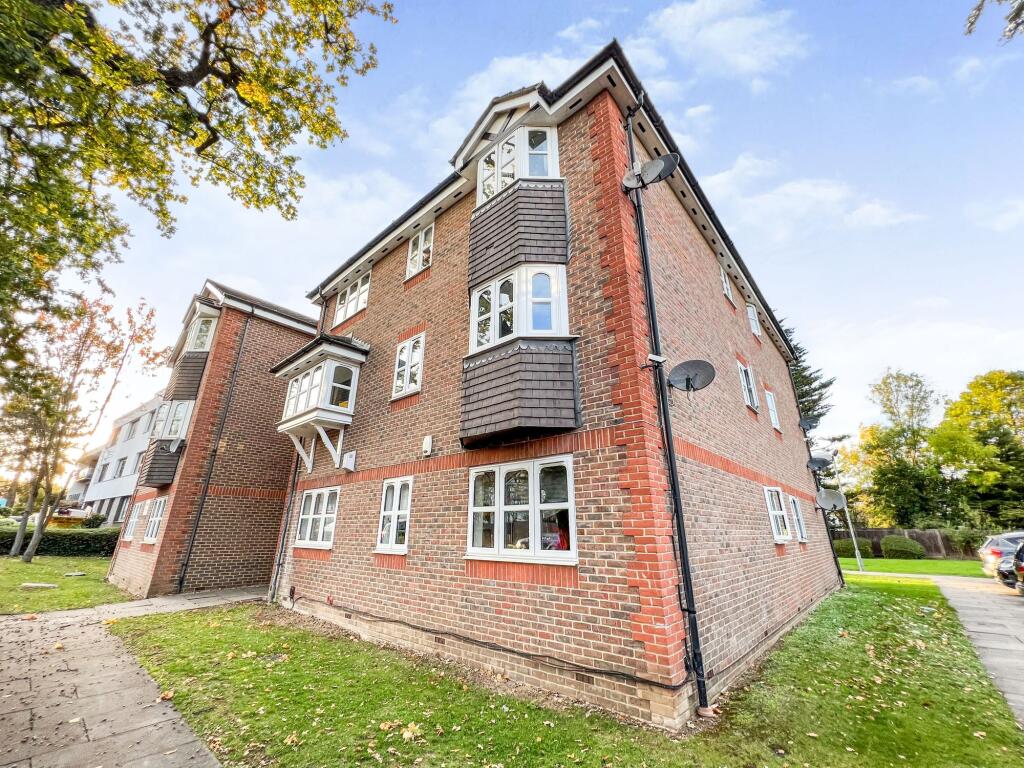 2 bed 1st Floor Flat for rent in Kenton. From Phillip Shaw Ltd