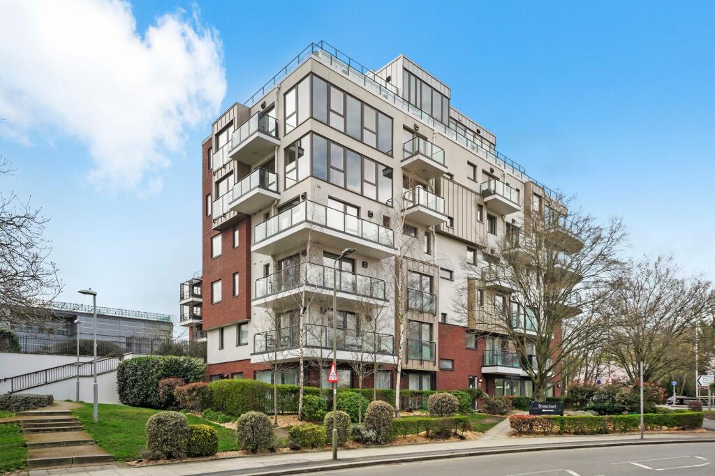 2 bed 1st Floor Flat for rent in Elstree. From Phillip Shaw Ltd 2 bed 1st Floor Flat for rent in Elstree. From Phillip Shaw Ltd