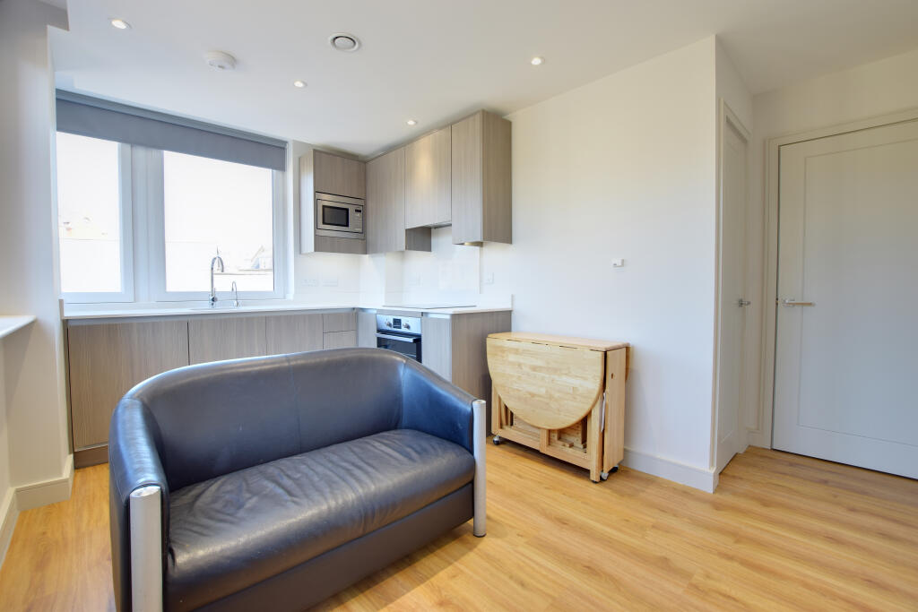1 bed Apartment for rent in Uxbridge. From Gibbs Gillespie - Uxbridge