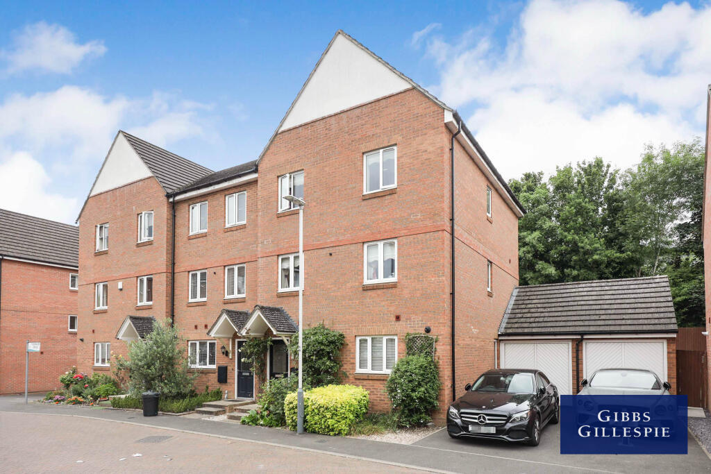 4 bed Town House for rent in Uxbridge. From Gibbs Gillespie - Uxbridge