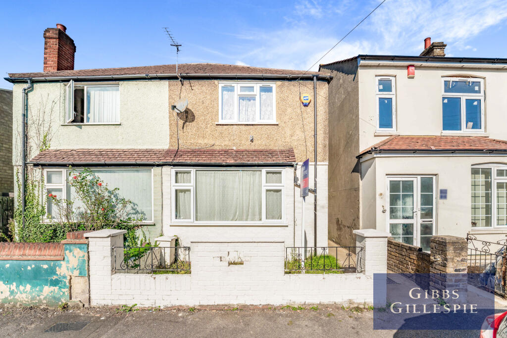 3 bed Semi Detached for rent in Hayes. From Gibbs Gillespie - Uxbridge