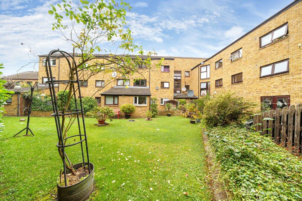 1 bed 1st Floor Flat for rent in Uxbridge. From Gibbs Gillespie - Uxbridge