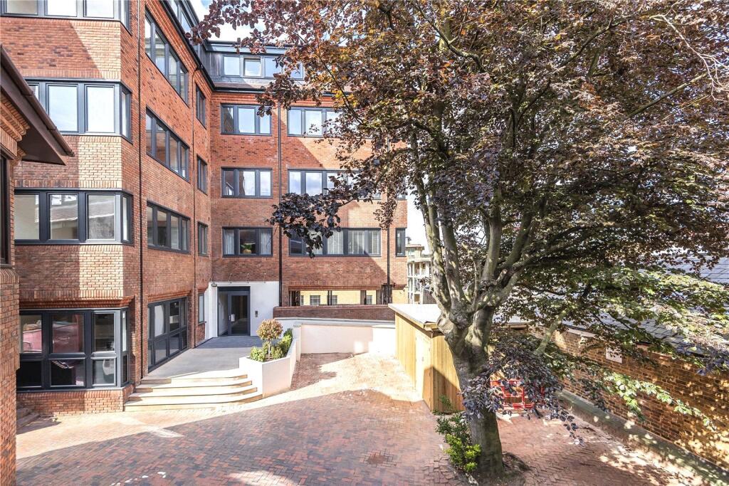 1 bed 1st Floor Flat for rent in Uxbridge. From Gibbs Gillespie - Uxbridge