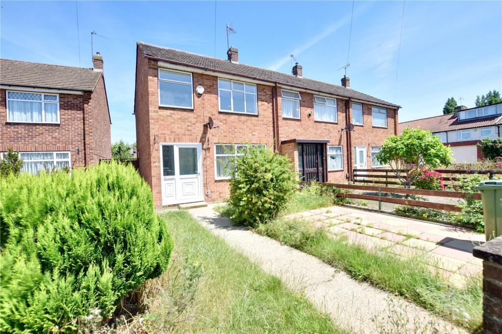 3 bed Mid Terraced House for rent in West Drayton. From Gibbs Gillespie - Uxbridge