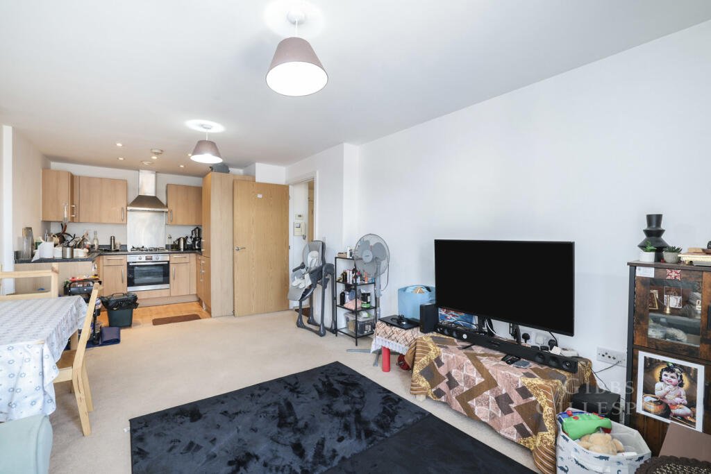 1 bed 1st Floor Flat for rent in Yiewsley. From Gibbs Gillespie - Uxbridge