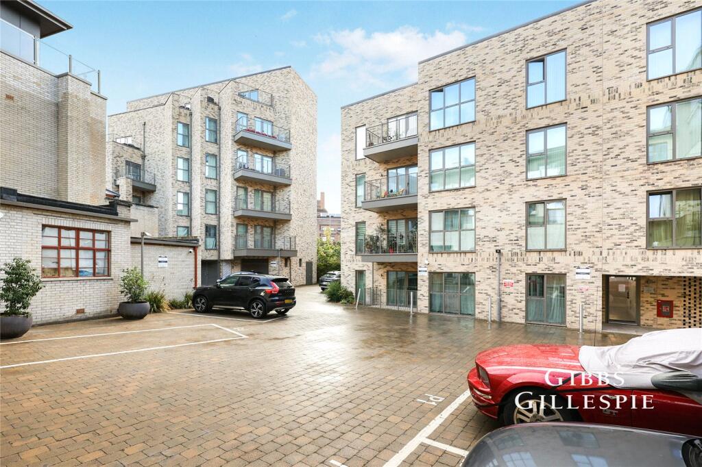 2 bed 1st Floor Flat for rent in Uxbridge. From Gibbs Gillespie - Uxbridge