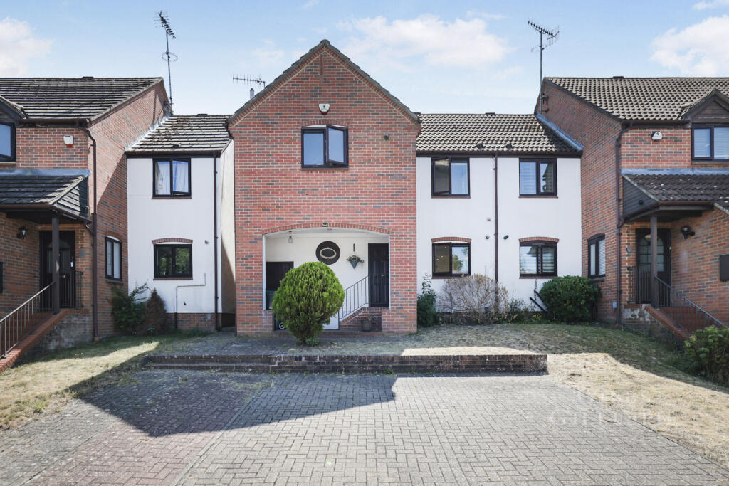 3 bed Mid Terraced House for rent in Uxbridge. From Gibbs Gillespie - Uxbridge