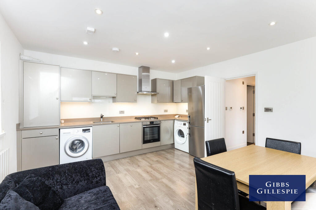 2 bed 1st Floor Flat for rent in Uxbridge. From Gibbs Gillespie - Uxbridge