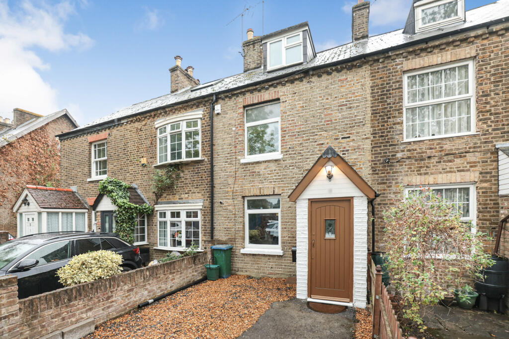3 bed Mid Terraced House for rent in Uxbridge. From Gibbs Gillespie - Uxbridge 3 bed Mid Terraced House for rent in Uxbridge. From Gibbs Gillespie - Uxbridge