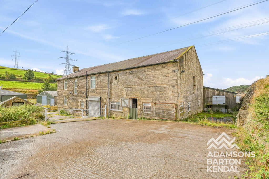 4 bed Farm House for rent in Rochdale. From Barton Kendal Residential - Rochdale 4 bed Farm House for rent in Rochdale. From Barton Kendal Residential - Rochdale