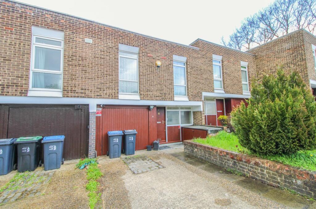 4 bed Mid Terraced House for rent in Croydon. From Streets Ahead - Croydon