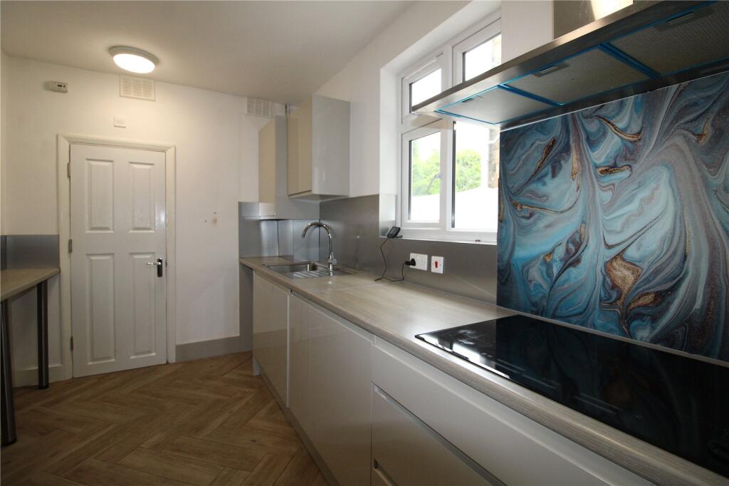 4 bed Mid Terraced House for rent in Croydon. From Streets Ahead - Croydon - Lettings