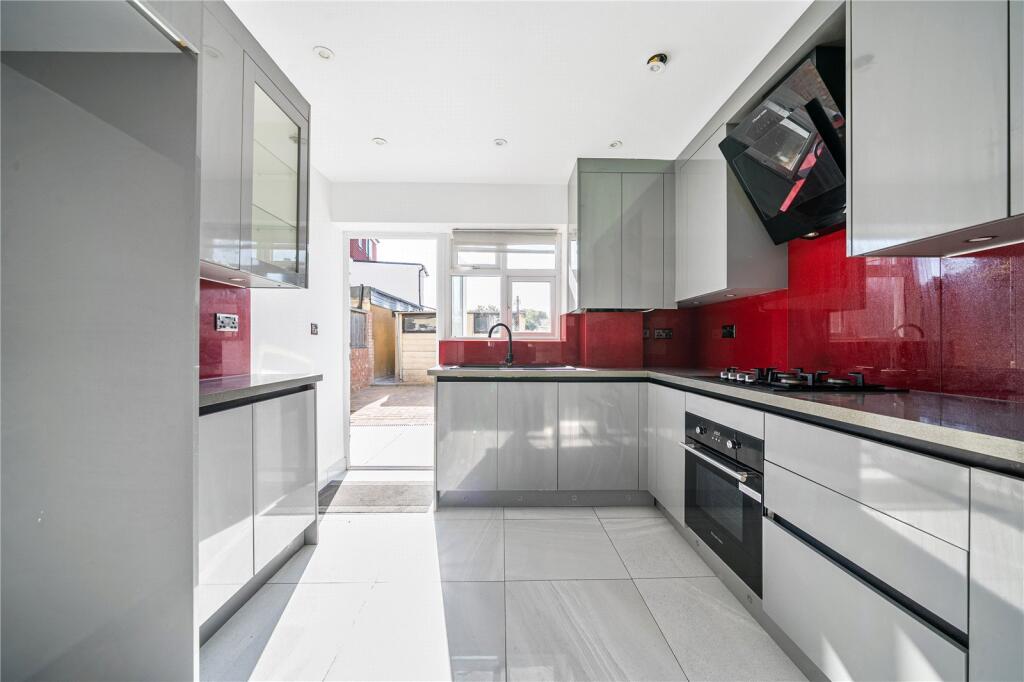 3 bed Mid Terraced House for rent in Croydon. From Streets Ahead - Croydon - Lettings 3 bed Mid Terraced House for rent in Croydon. From Streets Ahead - Croydon - Lettings