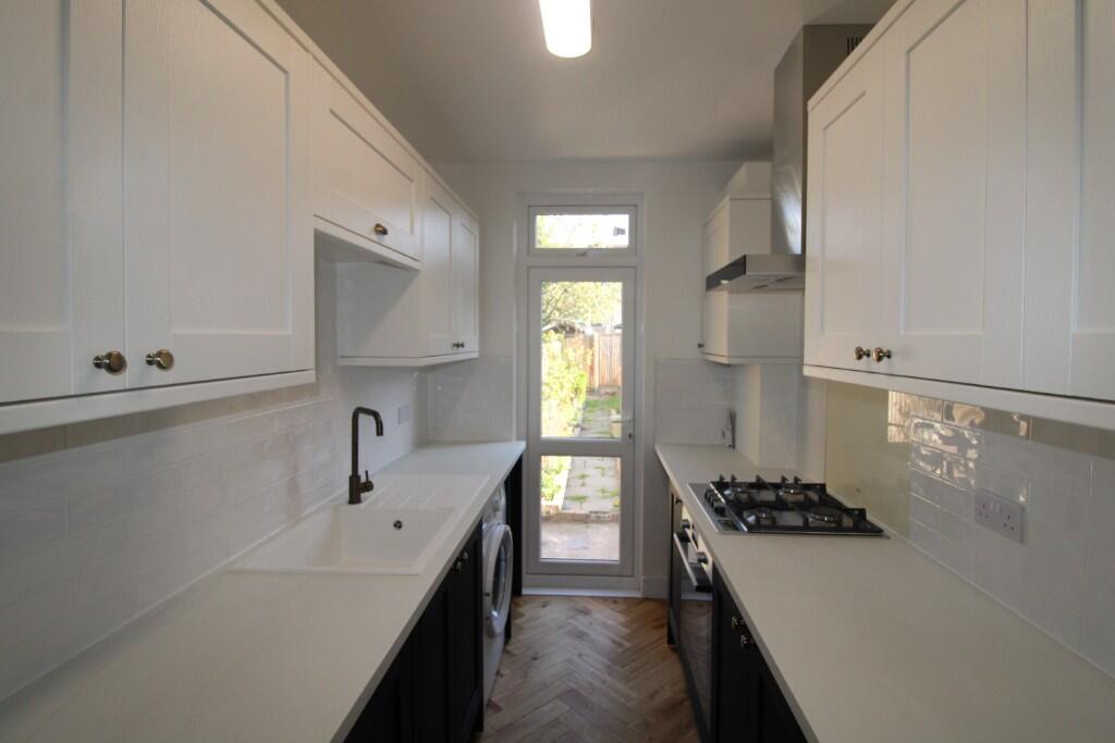 3 bed 1st Floor Flat for rent in London. From Streets Ahead - Croydon - Lettings 3 bed 1st Floor Flat for rent in London. From Streets Ahead - Croydon - Lettings